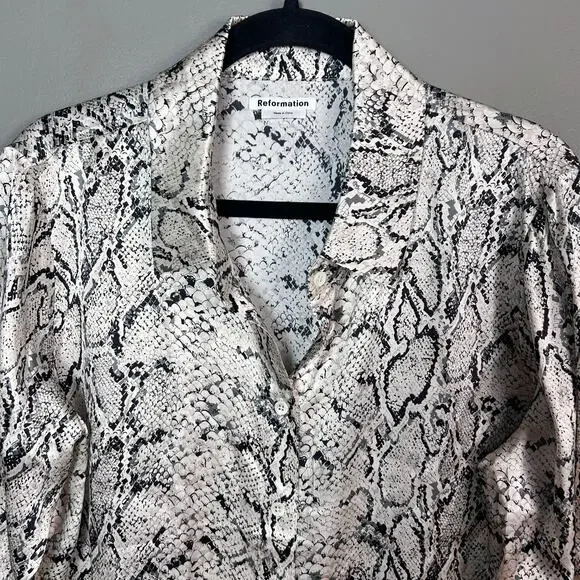 Reformation top blouse, XL silk button up long sleeve snake print new cream - Picture 4 of 9